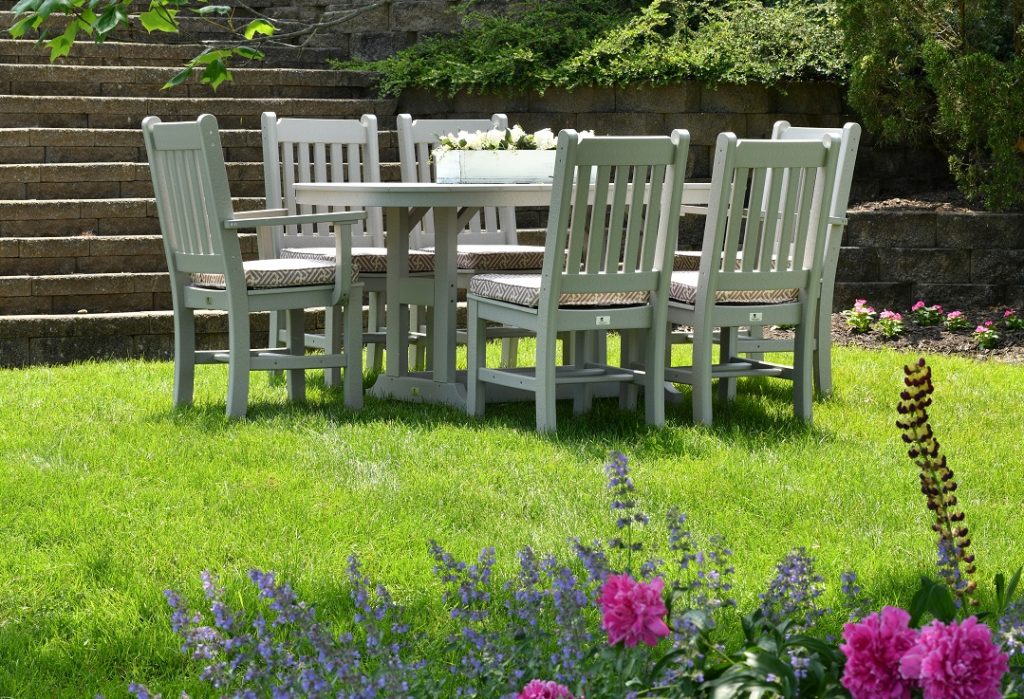 Synthetic vs. Organic Mosquito Control: What to Know